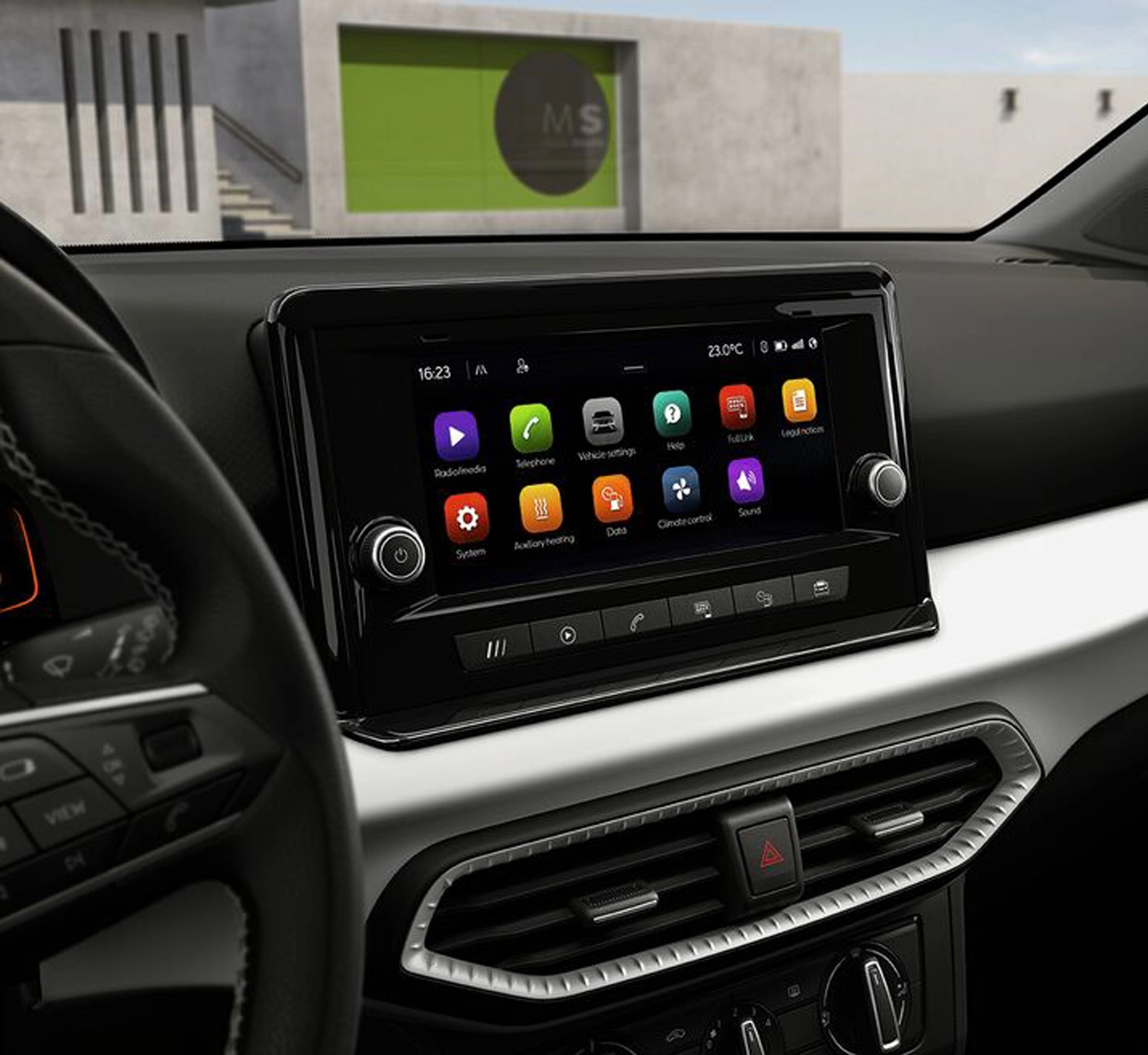 SEAT Arona full link screen console technology