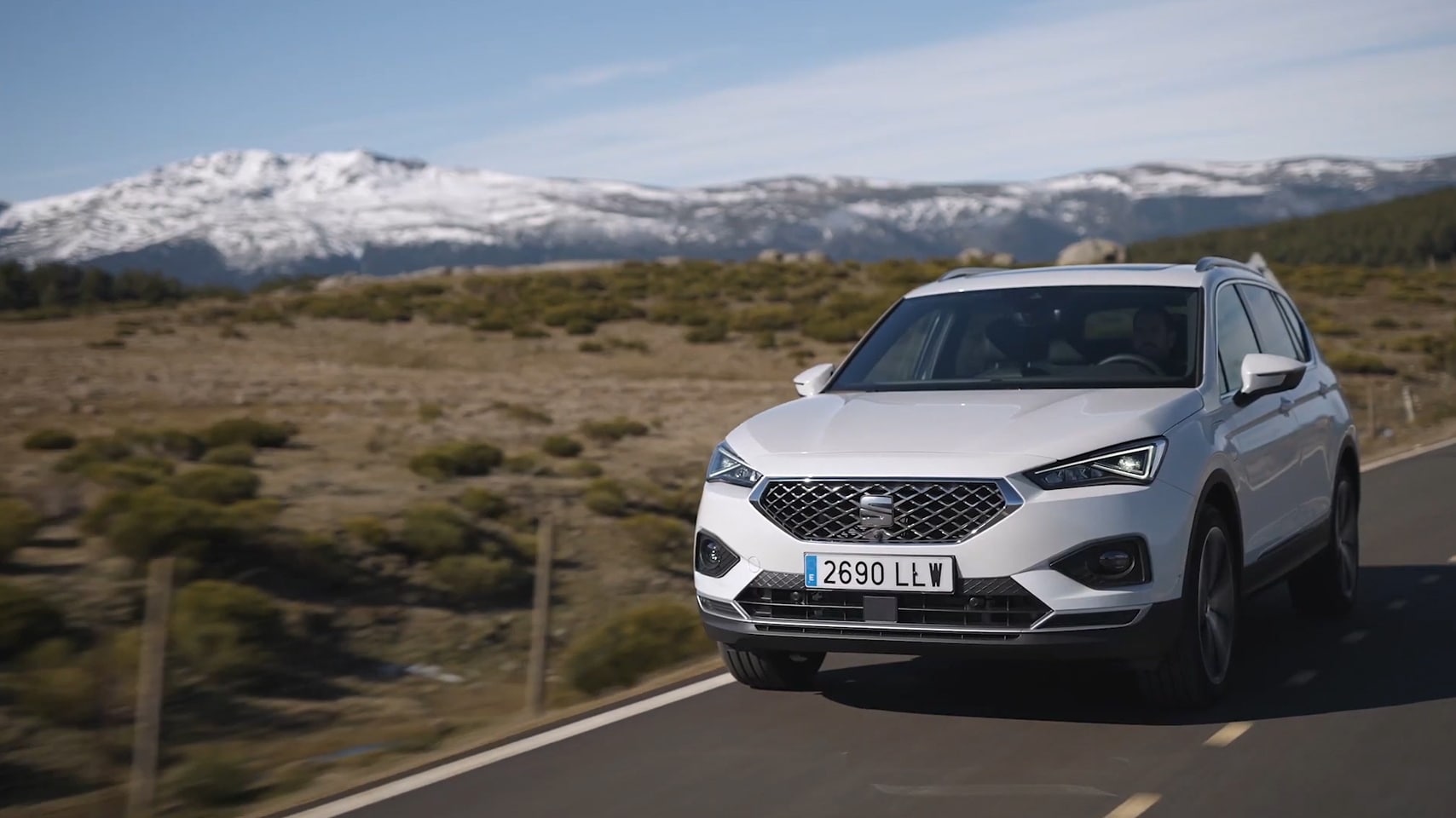 seat-tarraco-ehybrid-white